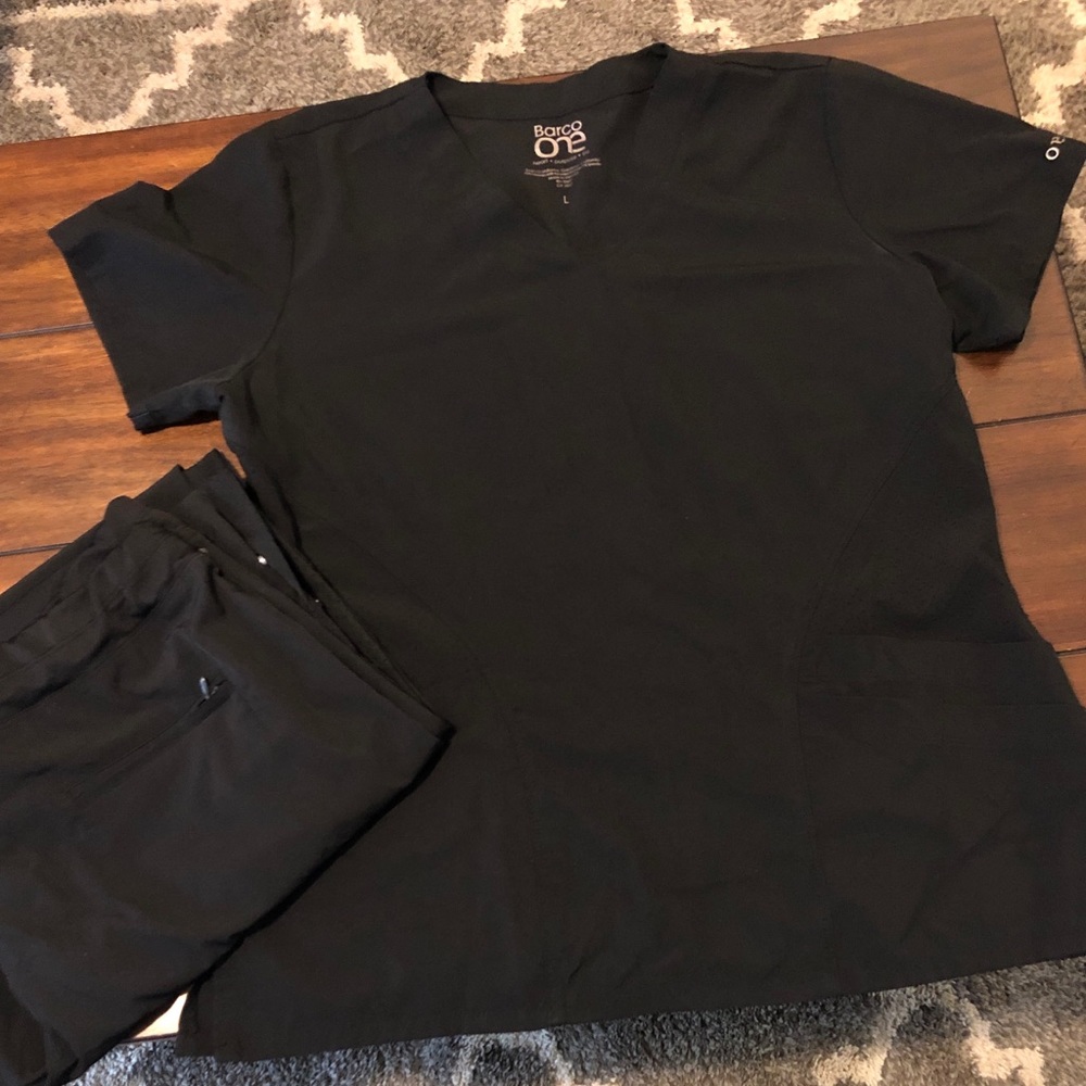 Barco One Scrub Set